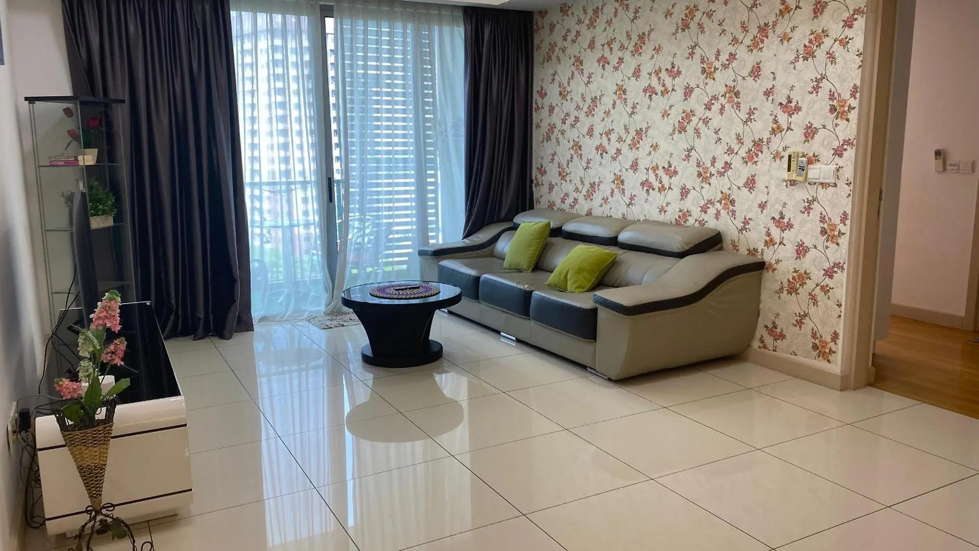 Nice Three Bedroom At Suasana 吉隆坡