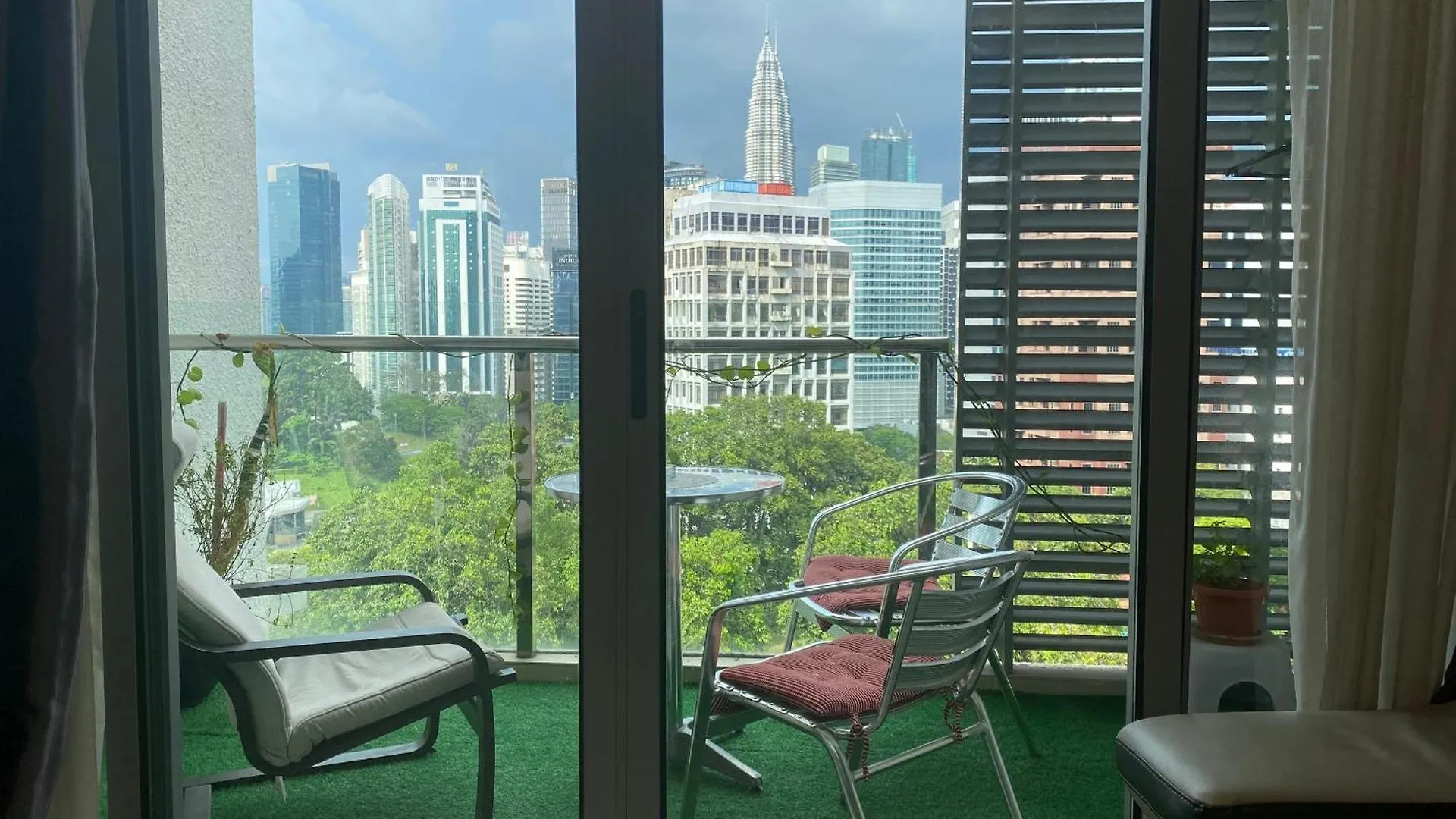 公寓 Nice Three Bedroom At Suasana 吉隆坡