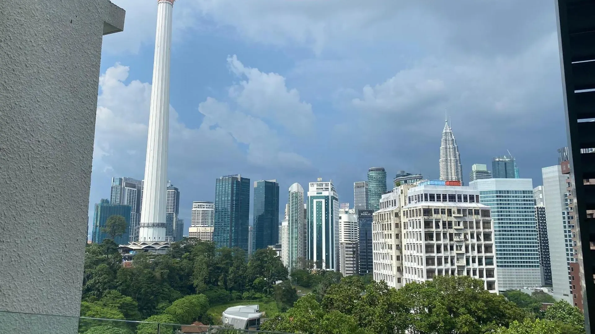 Nice Three Bedroom At Suasana 吉隆坡 0*,